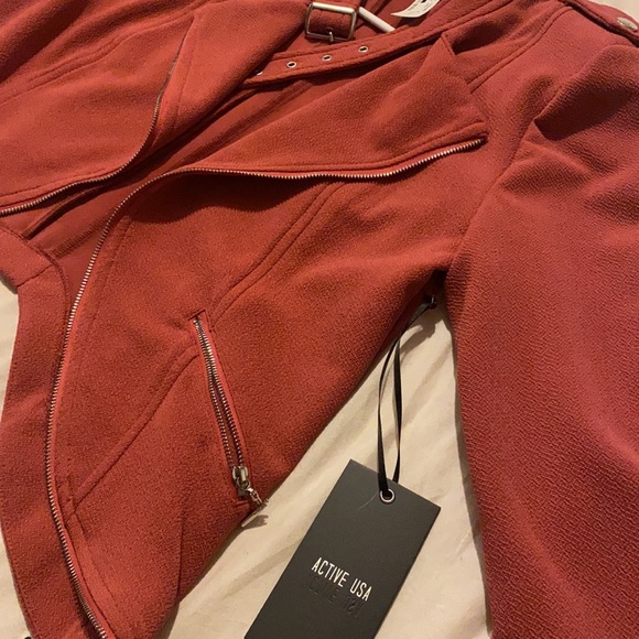 Jacket. - Picture 3 of 3